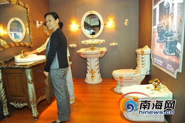 百万金马桶亮相海口世界厕所展览（图）